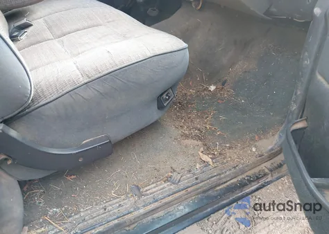 1993 Ford F250 из США, поврежденный, VIN 1FTHF26H4PLB00833